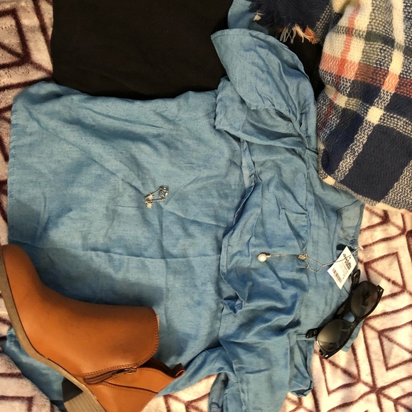 Cute denim-like open shoulder shirt - Picture 1 of 4